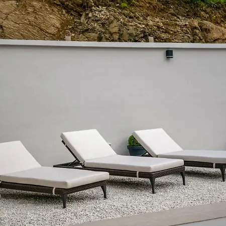 Happyland Villa, Villa Jablanica