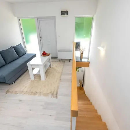 Happyland Villa,