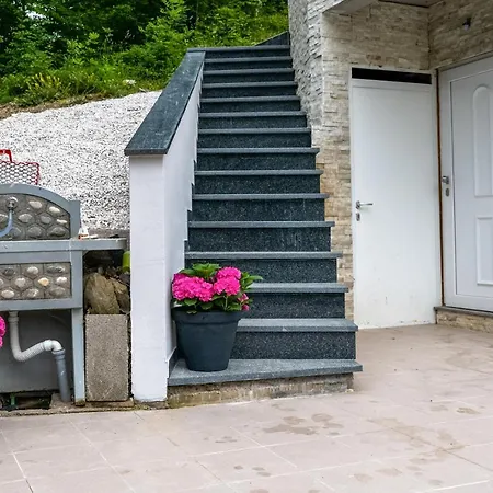 Happyland Villa,