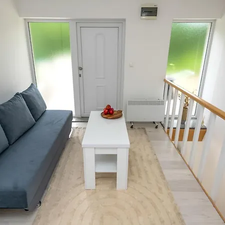 Happyland Villa, * Jablanica