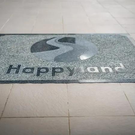 Happyland Villa, Villa *