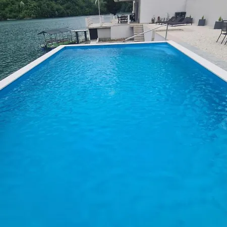 Happyland Villa, *